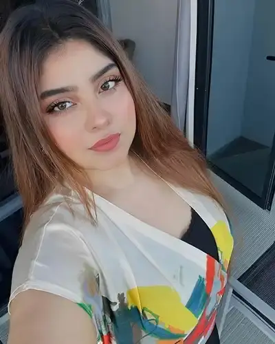 Suri Escort